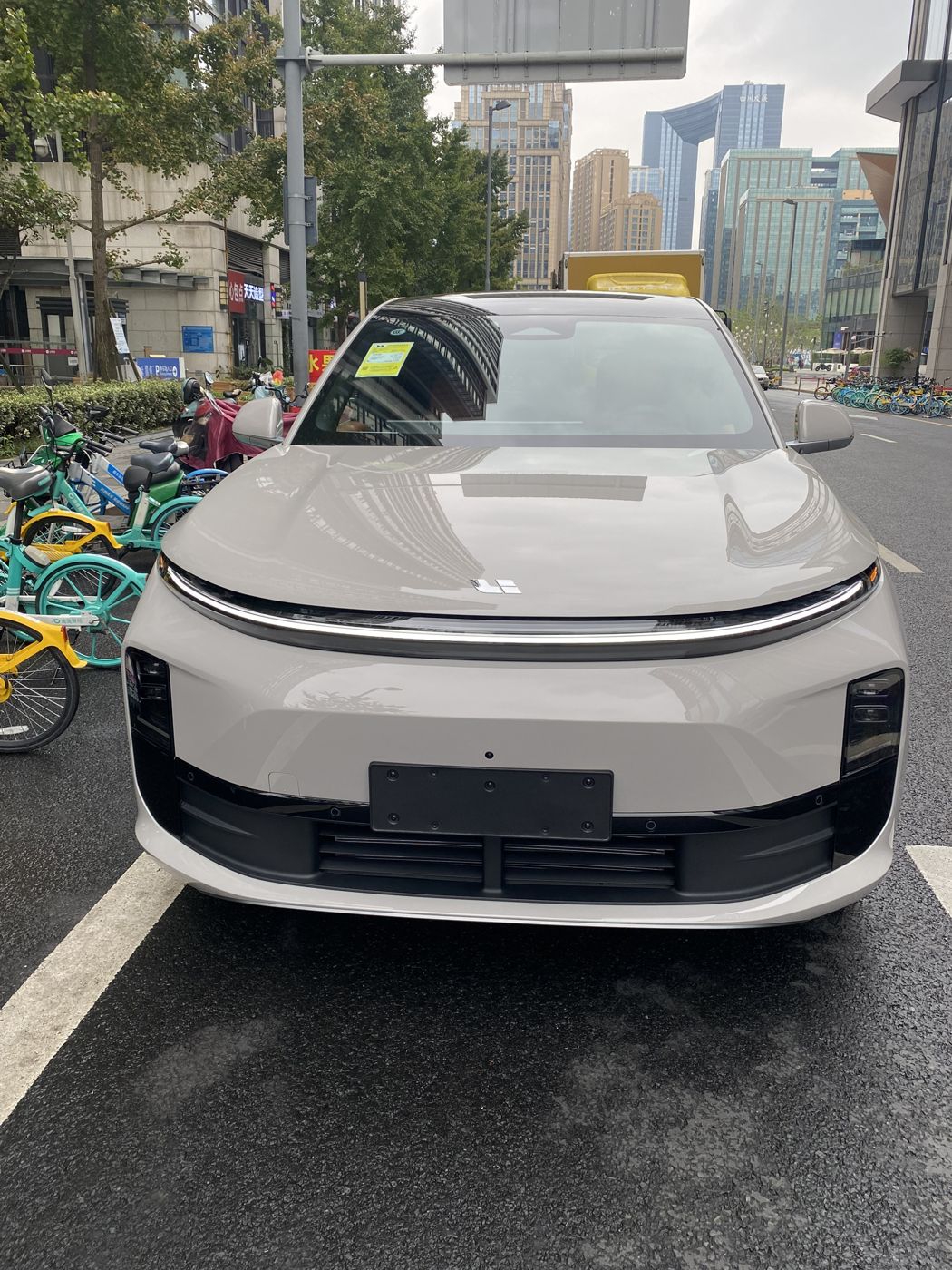 88贵宾厅 MEGA 高压纯电 MPV